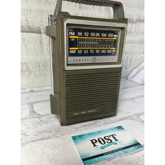 Vintage General Electric Two Way Power Radio Model #7-2808A - Picture 4 of 11